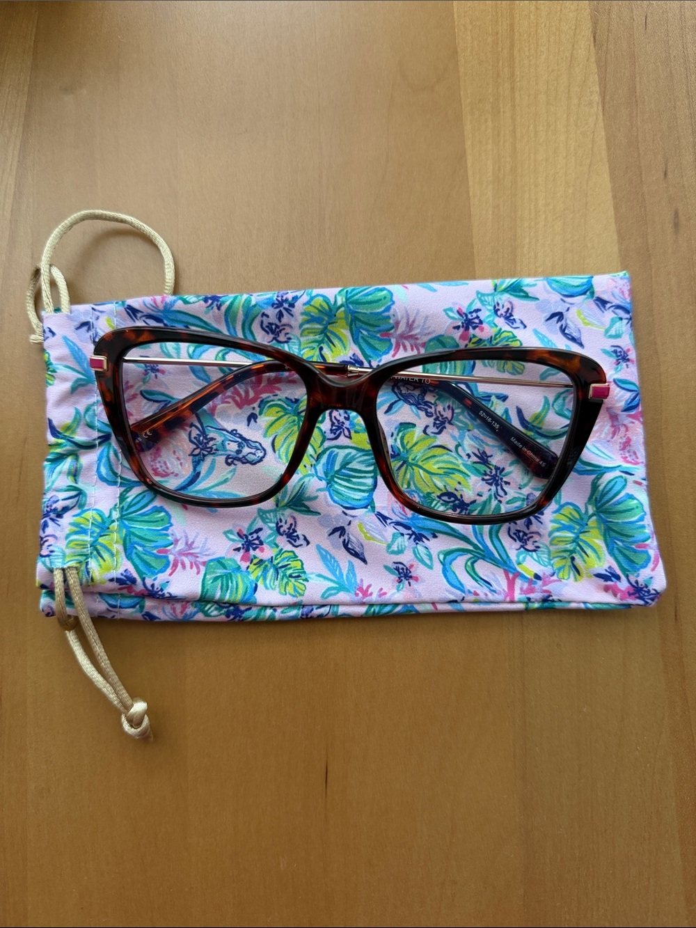 Tortoiseshell Cat-Eye Blue Light Glasses with Lilly Floral Pouch